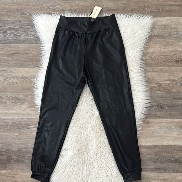 EVEREVE COMMANDO Black Faux Leather Joggers Size XS NWT - Picture 1 of 6